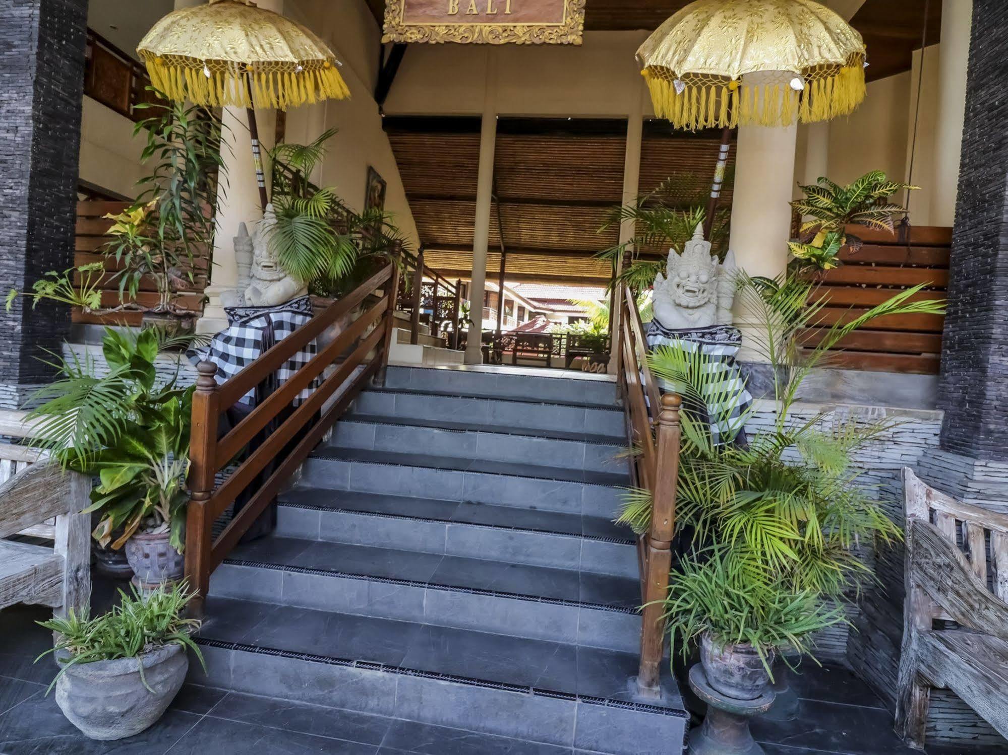 Hôtel The Flora Kuta Lombok Extérieur photo